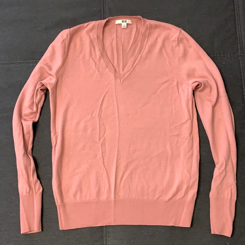 Uniqlo 100% wool sweater size S